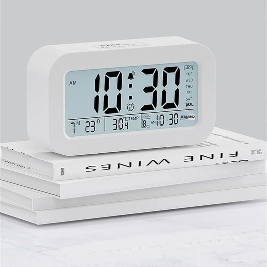 Reloj despertador LCD a pilas, TEMP, Fecha, Semana, 3 alarmas, Luz de fondo, Función de repetición, Reloj de mesa, Función de visión nocturna, Reloj digital 12/24 h